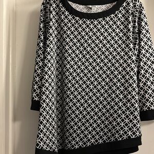 Croft and Barrow asymmetrical black and white stretchy blouse size L
